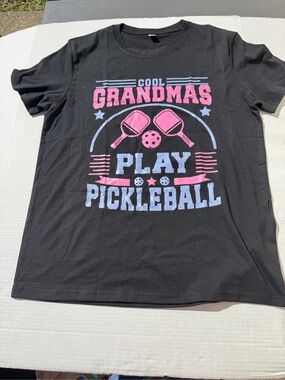 Pickleball Grandma Large. New black shirt
